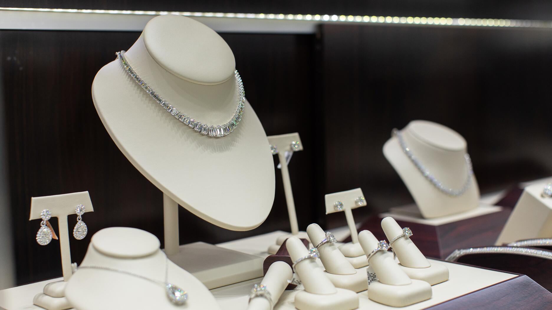 How to Choose High Quality Jewelry Pieces Online?